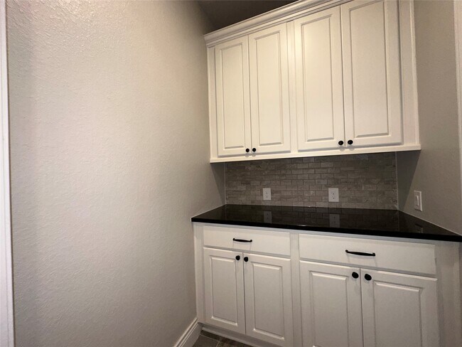 Building Photo - 143 Trophy Canyon Dr