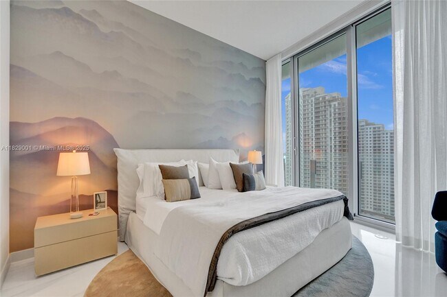 Building Photo - 300 Biscayne Blvd Way