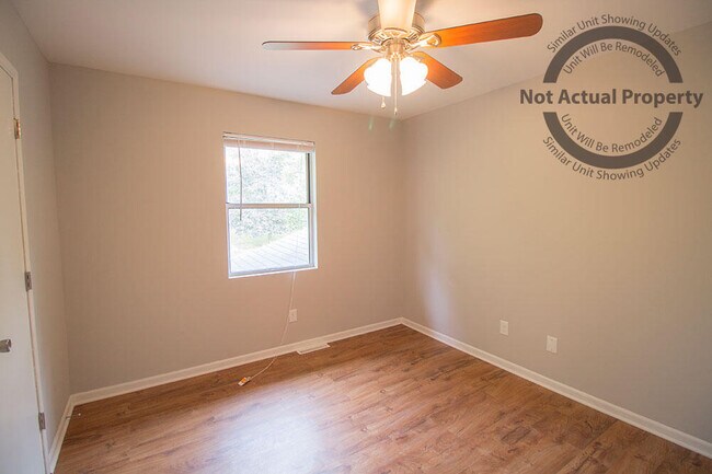 Building Photo - 4620 W Bainbridge Dr