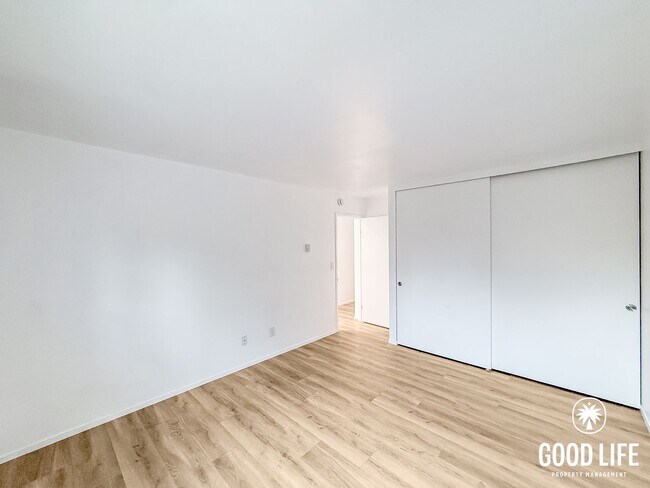 Building Photo - SD: 4BD/2BA Condo in University City with Community Pool, Private Patio & In-Unit Laundry