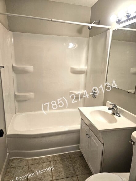 Building Photo - 1333 Ponca Ave