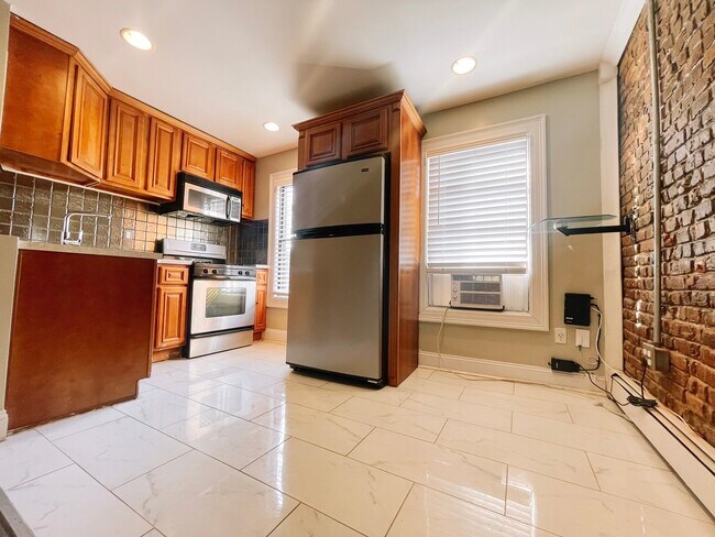 Building Photo - 559 Communipaw Ave