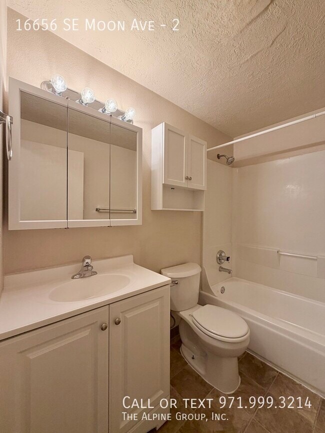 Building Photo - 16656 SE Moon Ave