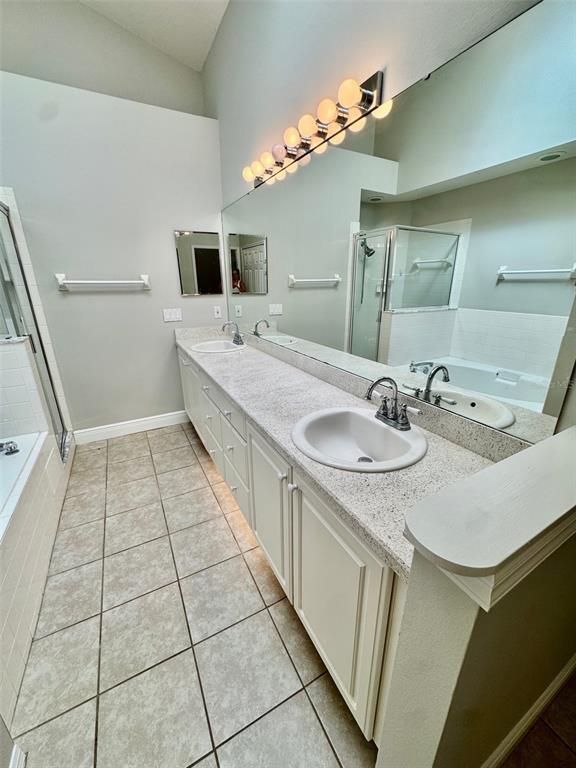 Building Photo - 1001 E Pebble Beach Cir