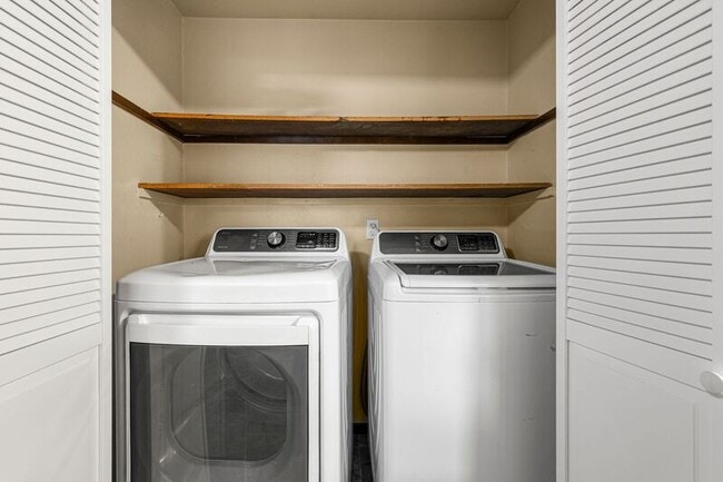 Building Photo - 201 SE 176th Pl