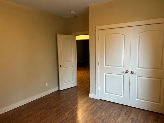 Building Photo - Burnt Bridge Creek 4 bedroom- Single Level