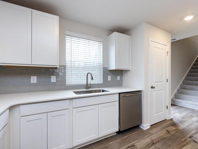 Building Photo - 1048 Old Trade St