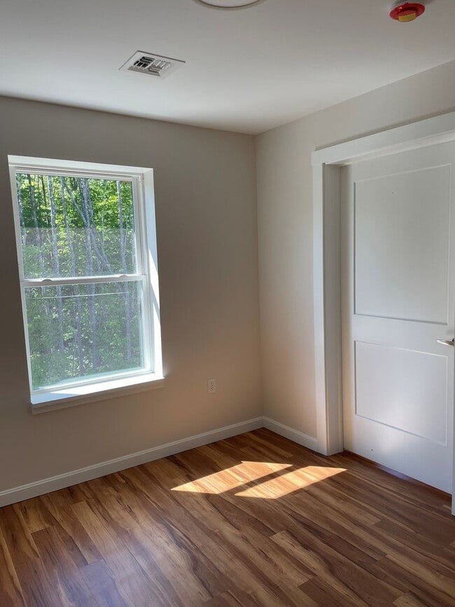 Building Photo - Village at Autumn Pond II:  One Bedroom pl...