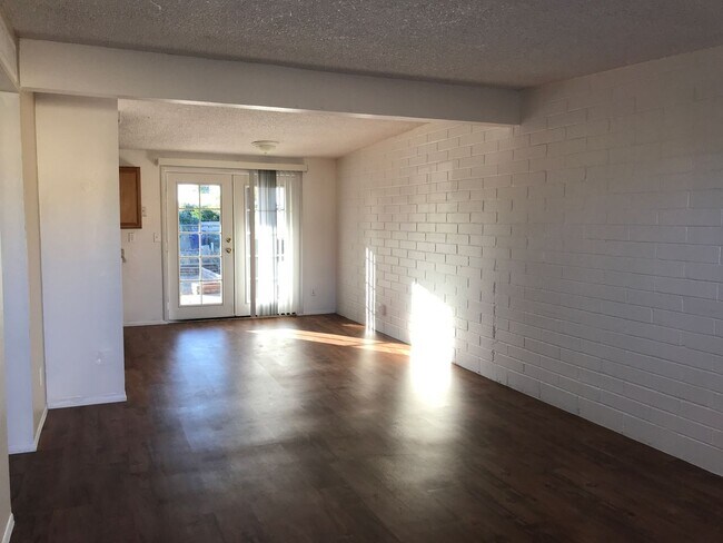 Building Photo - 3996 S Evergreen Ave