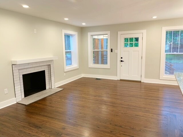 Building Photo - BUTLER UNIVERSITY 4BR/4BA PROFESSIONALLY REMODLELED!!   PERFECT FOR 4 ROOMATES!