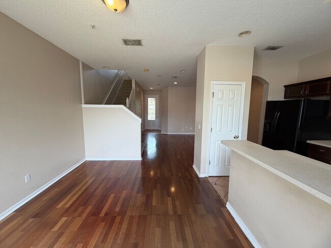 Building Photo - 9434 Silver Buttonwood St