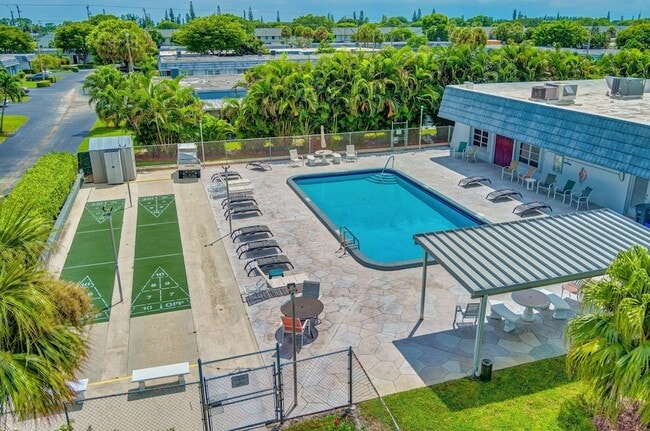 Building Photo - 5730 Fernley Dr E