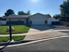 Building Photo - 5972 Roanoke Dr