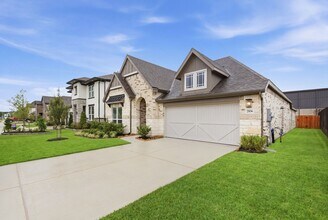 Building Photo - 2106 Villa Flora Ln