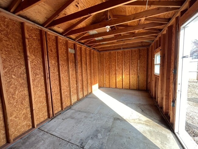 Building Photo - Updated Charmer