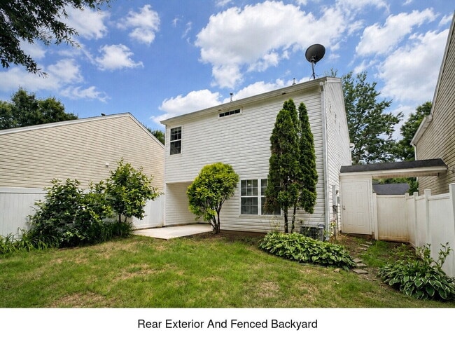 Building Photo - 3-Bedroom Pet Friendly Home with Fenced Backyard Near GA-400