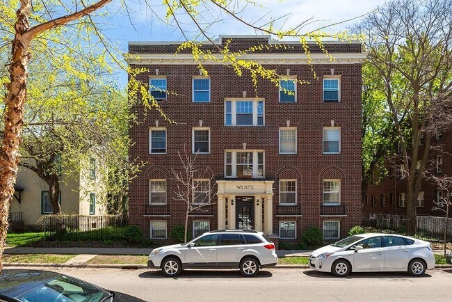 Building Photo - 2733 Girard Ave S