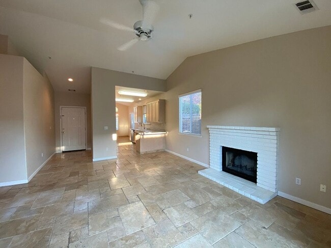 Building Photo - Beautiful Three Bedroom Single Level Napa Home