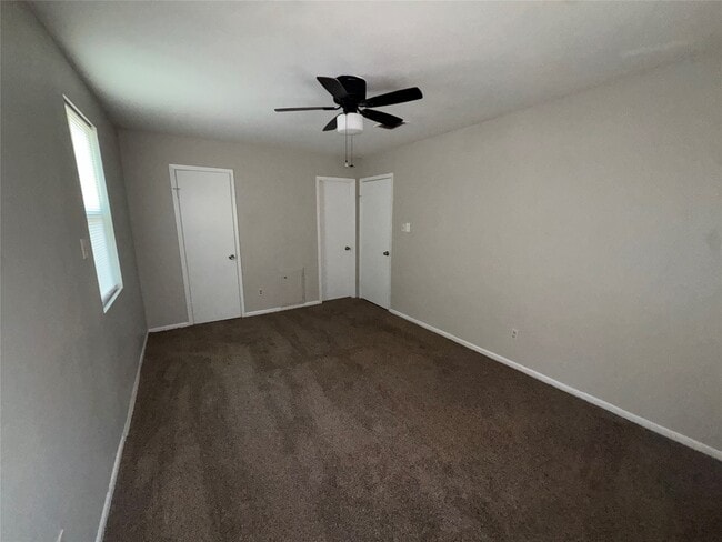 Building Photo - 403 Mistywood Dr