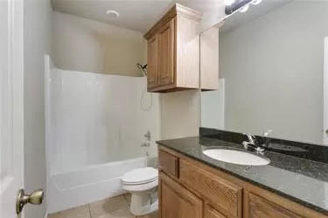 Building Photo - Updated Duplex - Yukon Schools - Close to ...
