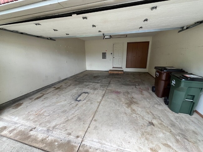 Building Photo - 1352 Campbell Rd