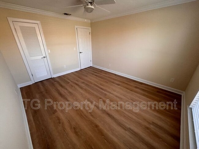 Building Photo - 7823 Fawn Brook Cir E