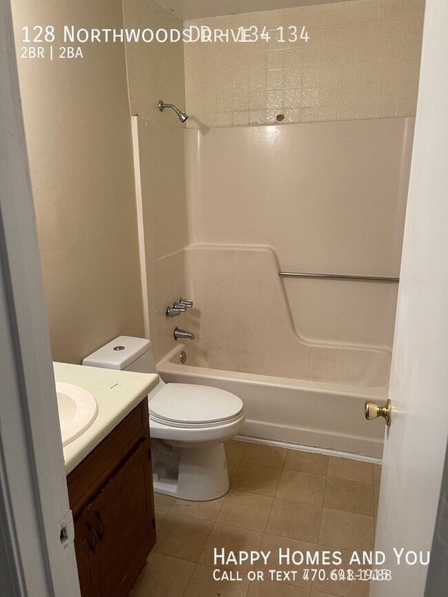 Building Photo - 128 Northwoods Dr