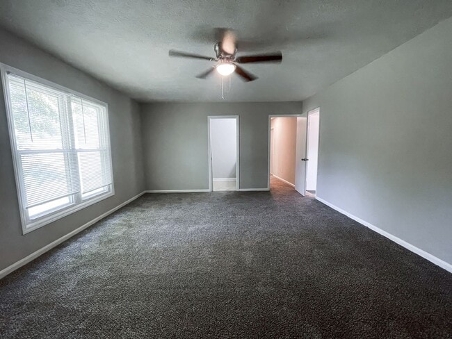 Building Photo - 709 54th St