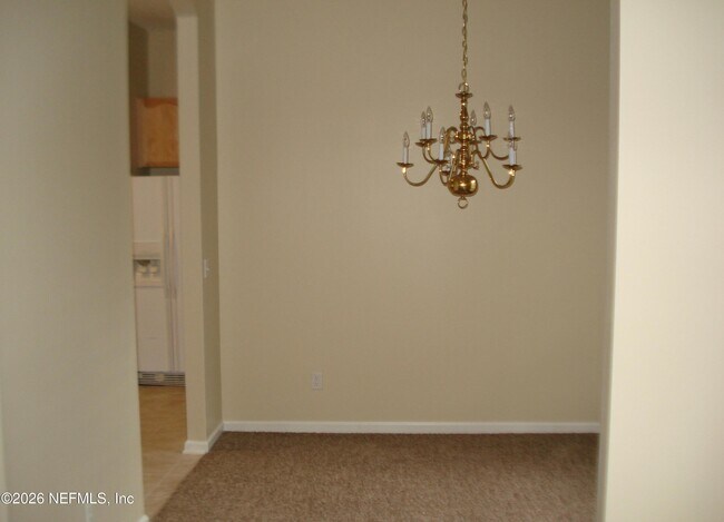 Building Photo - 684 Sid Dr