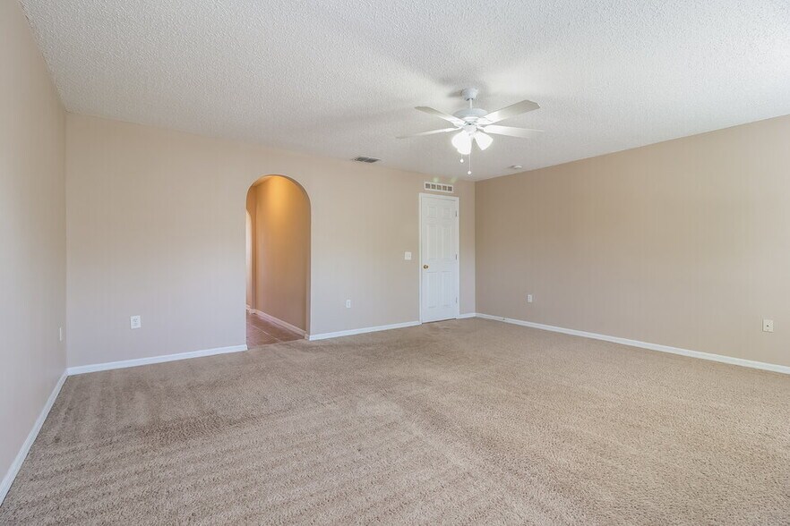 Building Photo - 1113 Benan Ct