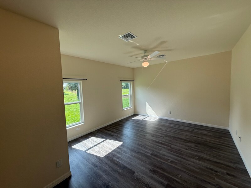 Building Photo - 1136 S Hilton Cir