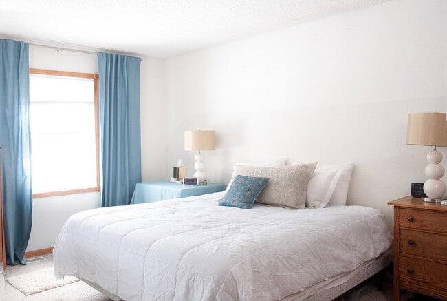 Building Photo - 719 bluejay lane