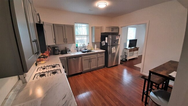 Building Photo - 412 Hudson