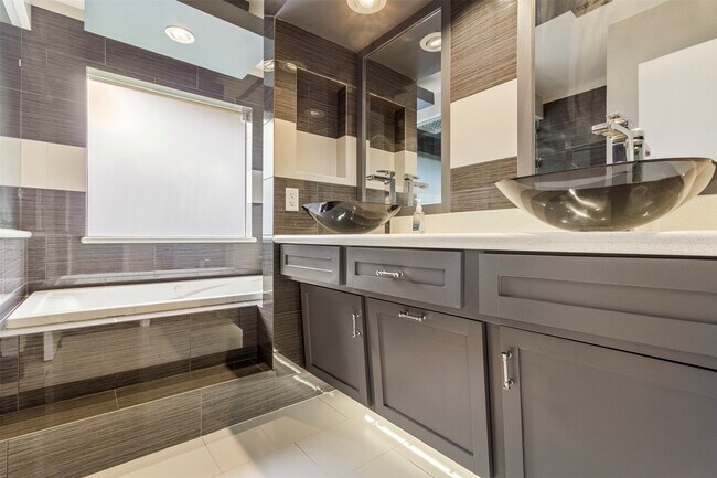 Building Photo - 9130 Reagan Meadow Ct