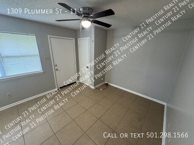 Building Photo - 1309 Plummer St