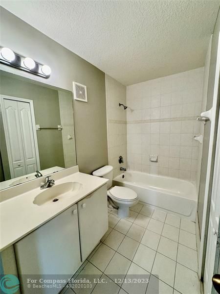 Building Photo - 4425 SW 160th Ave