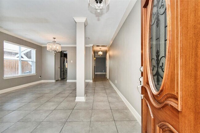 Building Photo - 1430 Acorn Ct