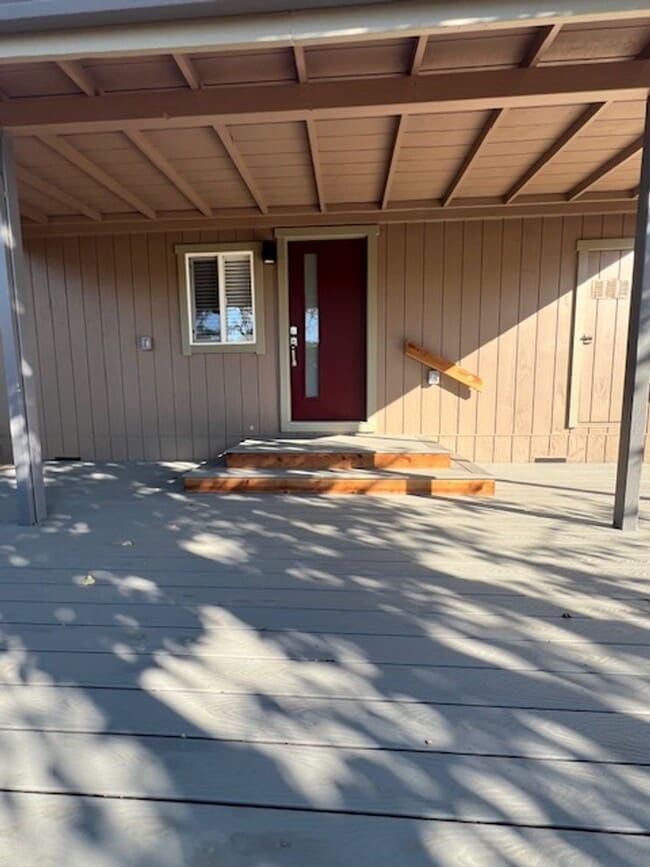 Building Photo - Modern Auburn Retreat—Fully Renovated 3BR ...