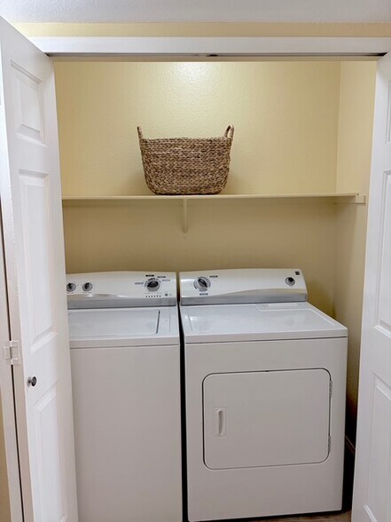 Building Photo - 43376 Cook St