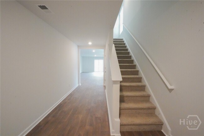 Building Photo - 446 Coconut Dr