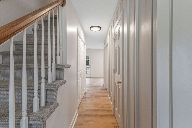 Building Photo - Farmhouse-Style Home Minutes from the Water | No HOA