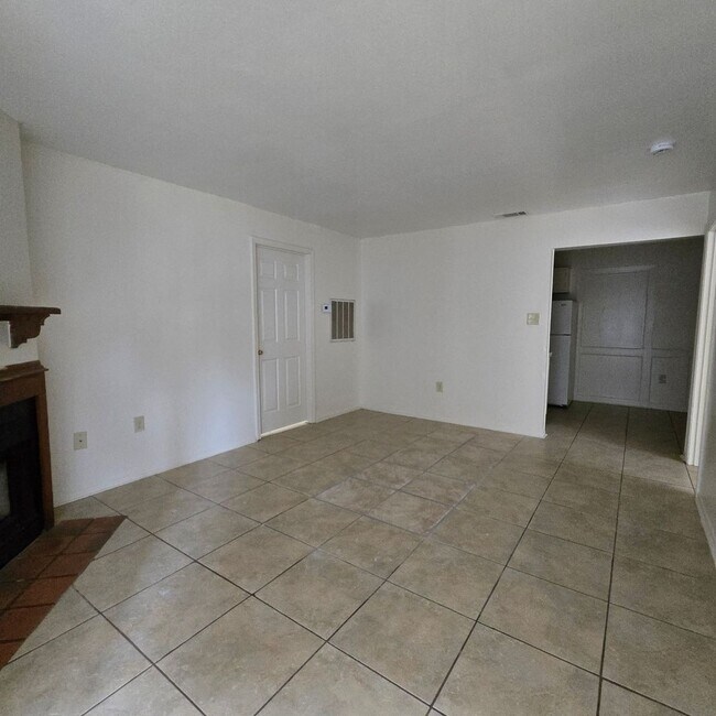 Building Photo - 8556 Leake Ave