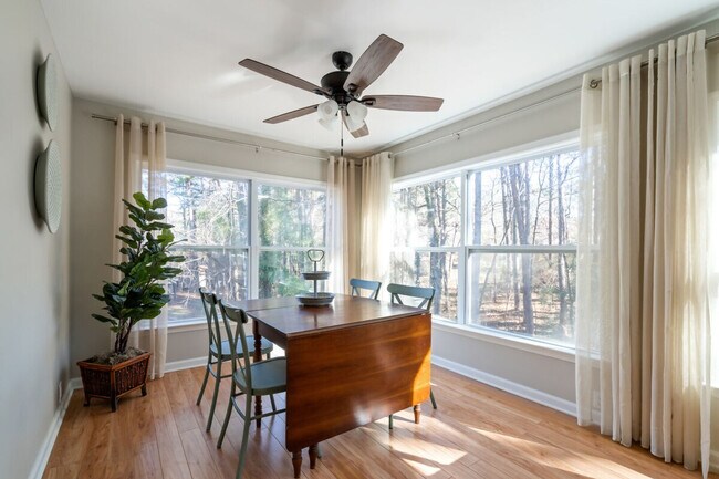 Building Photo - 17 Rock Crest Cir SE