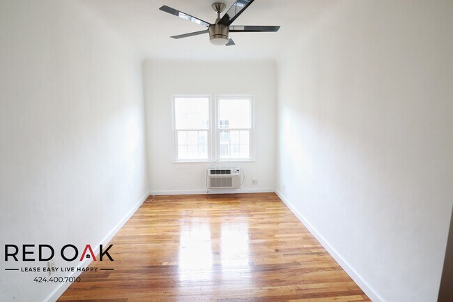 Building Photo - 660 S Cochran Ave