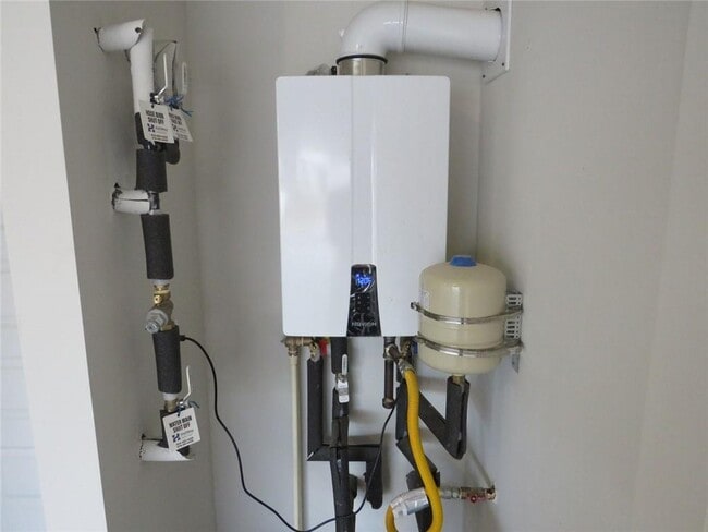 Building Photo - 2304 Grape Vine Wy