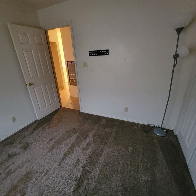 Building Photo - Charming Duplex in Cedar City