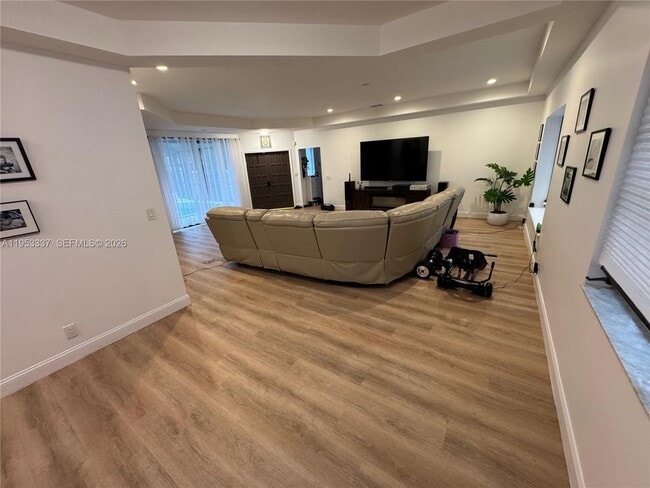 Building Photo - 3911 SW 56th Ct