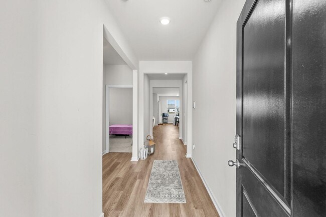 Building Photo - 3144 Fair Rdg Wy