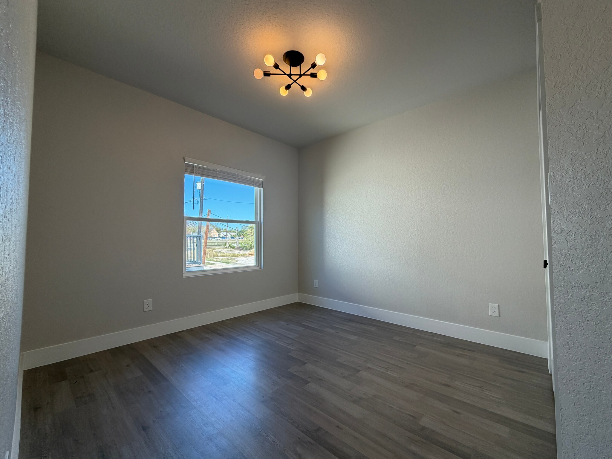 Building Photo - 343 Porter St