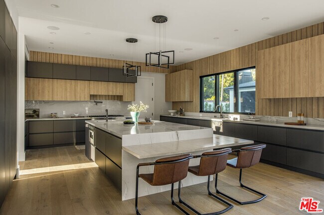 Building Photo - 17341 Amina Pl